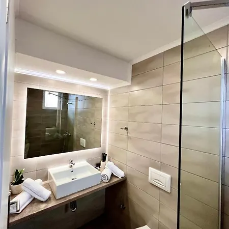 Amare Apartment *